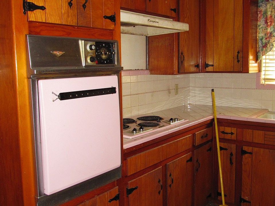 1st image of 3536 Montreal Cir