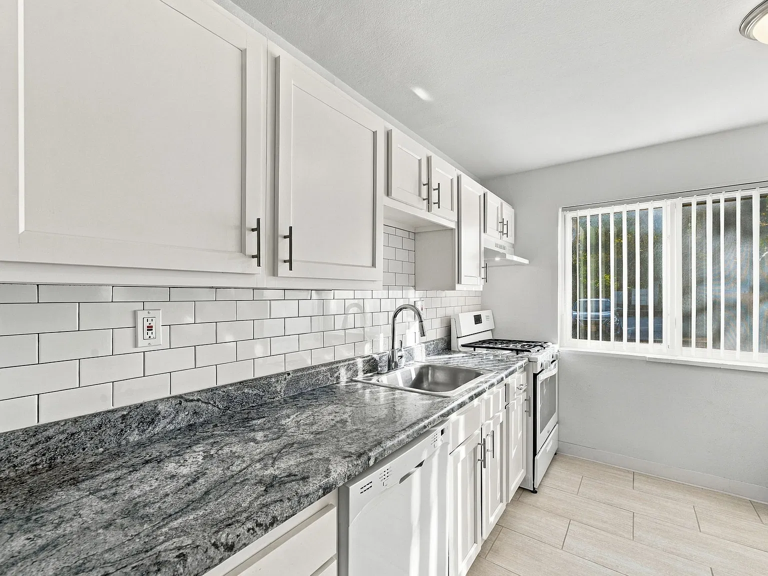 Olive Pointe — Photo 3
