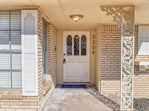 3rd image of 3209 NW 61st Ter