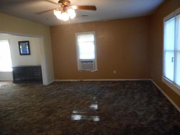 3rd image of 534 E Short Ave