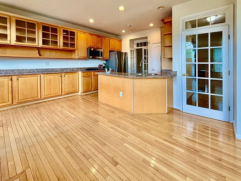 6130 Stonehenge Pl — Photo 5