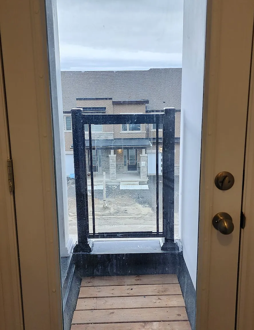 4 bed, $3,000 — Photo 1