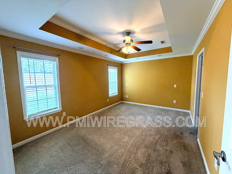 201 Windsor Garden Dr — Photo 17