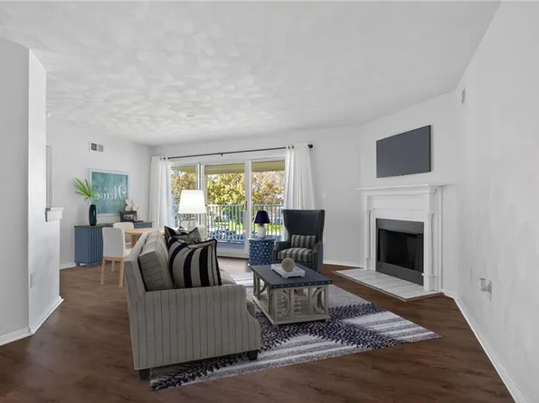 1012 Autumn Woods Ln APT 110, Virginia Beach, VA 23454