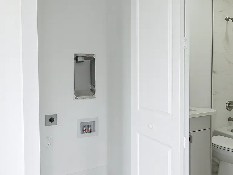 1051 Bassinger Ave S #A — Photo 6