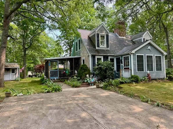 20 Park Street, West Yarmouth, MA 02673