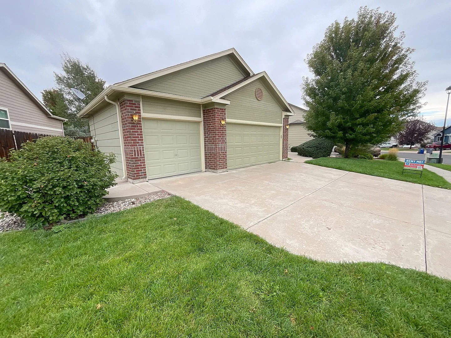 3 Bedroom Home Available Near Barnes Rd & Peterson Rd! — Photo 2