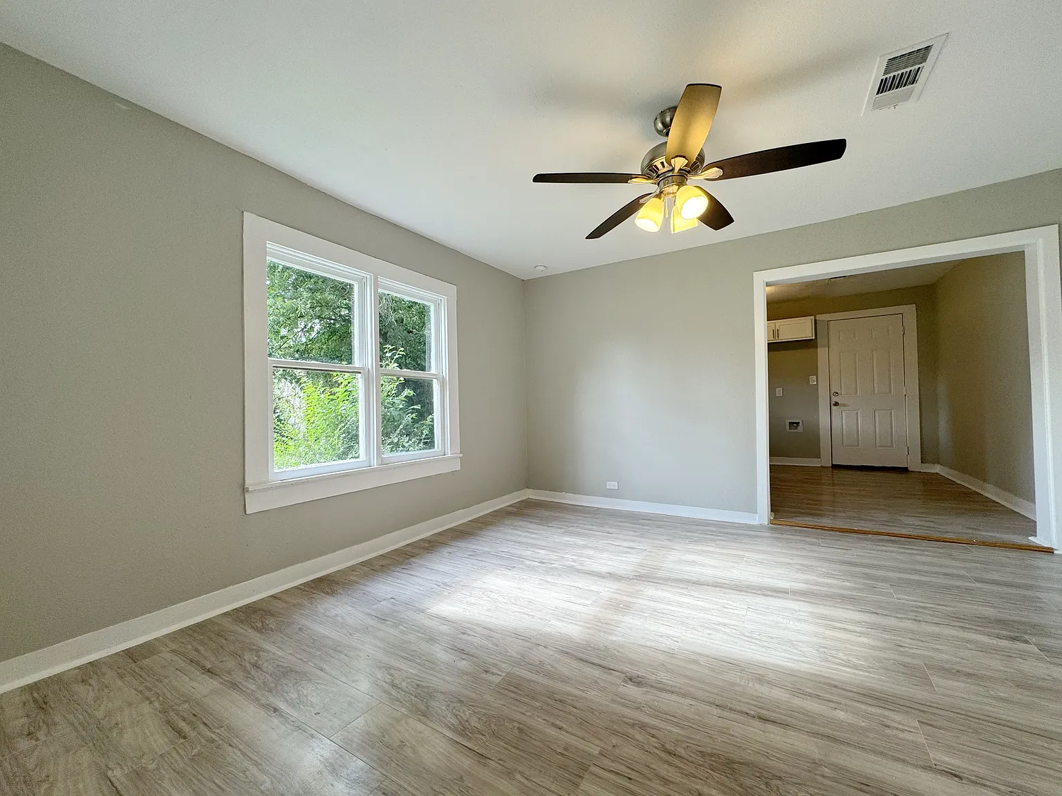 3 bed, 1620 sqft, $1,650 — Photo 3