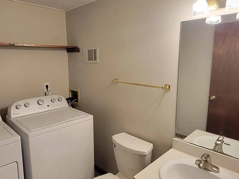 2532 Mistletoe Ln — Photo 10
