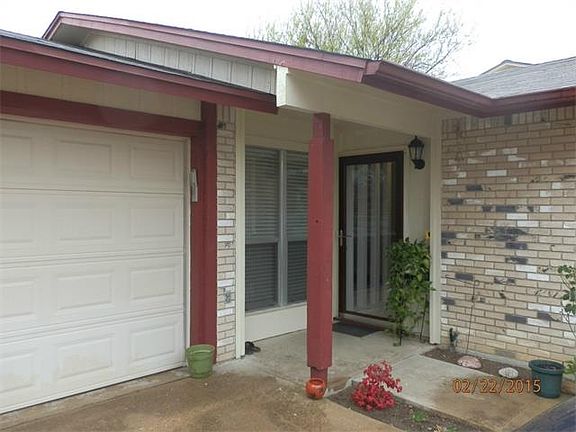 3rd image of 2410 Botanical Dr