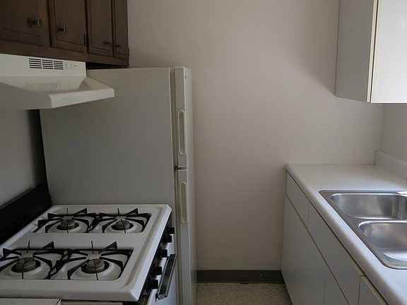 3rd image of 1819 Chislett St APT 1