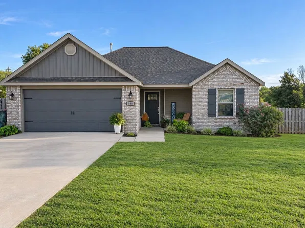 198 Parson St, Huntsville, AR 72740