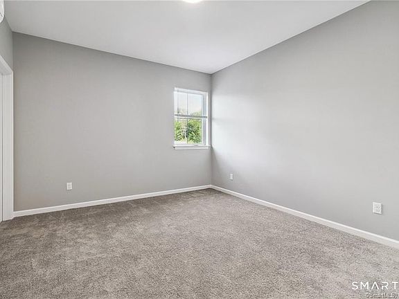 4th image of 10 Steele Blvd #203