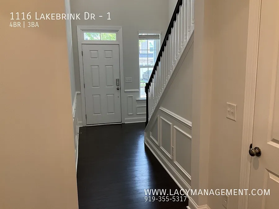 4 bed, 3.0 bath, 2140 sqft, $2,400 — Photo 2