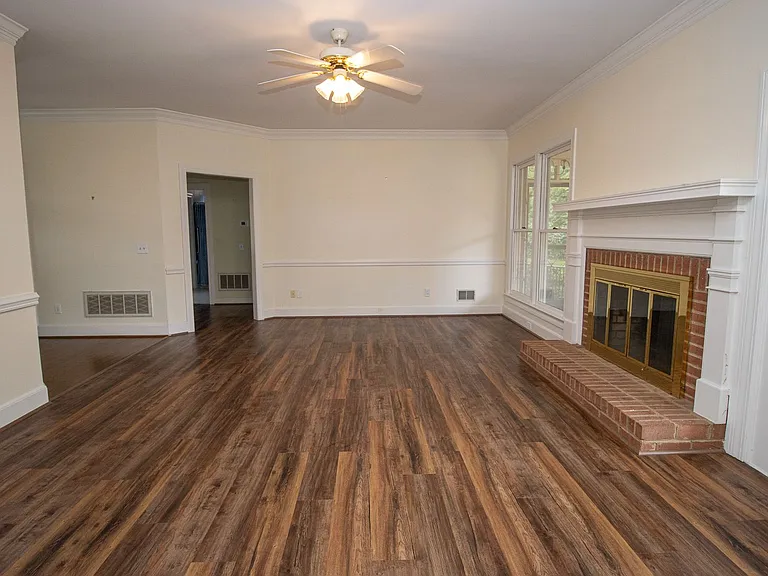 2220 Montclair Dr — Photo 7