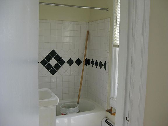5th image of 125 Church St APT 8