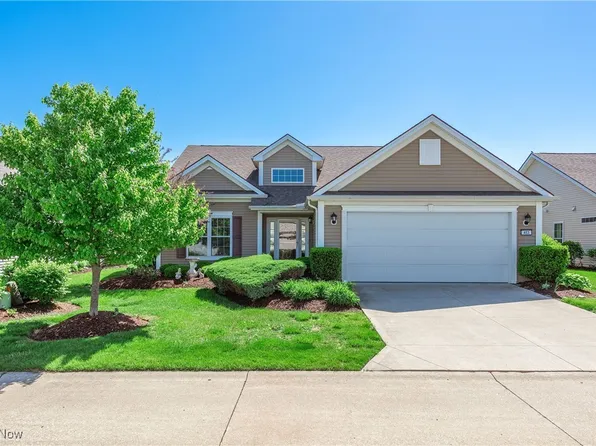453 Bridge Pointe Ln, Brunswick, OH 44212
