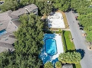 1 bed, 1.0 bath, 702 sqft, $1,145 — Photo 2