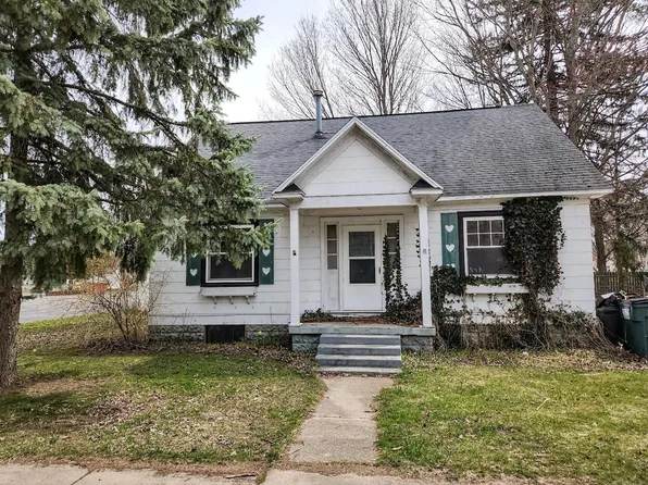 1121 S Mears Ave, Whitehall, MI 49461