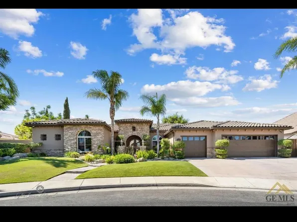 10703 Queensbury Dr, Bakersfield, CA 93312