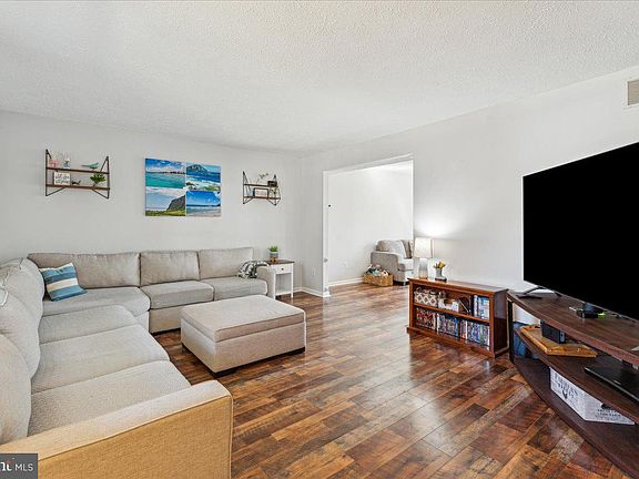 5th image of 8393 Armstrong Dr