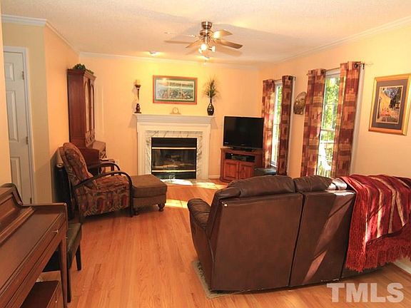 2nd image of 208 Penchant Ct