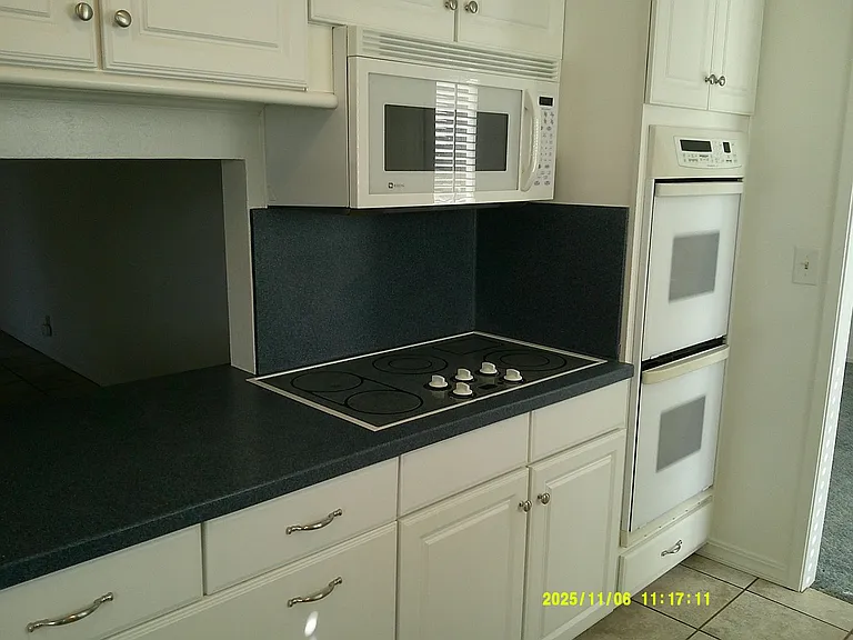 390 S Almond St — Photo 13