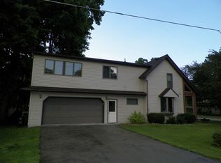 829 Jackson St, Pecatonica, IL 61063