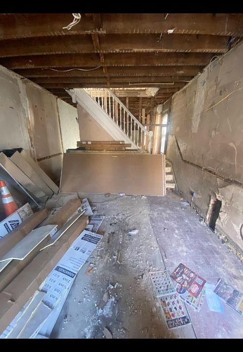 2nd image of 801 Appleton St