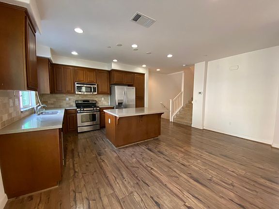 Living room & kitchen