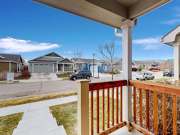 A4 - 38 - Front yard.jpg