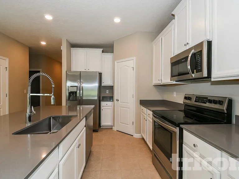 10226 Pavnes Creek Dr — Photo 6