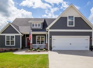 911 Chancery Ln, Cave Springs, AR 72718