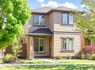 20780 NE Smoke Stack Ln, Bend, OR 97701