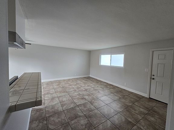 4th image of 2265-67 Pomona Ave #2267-A