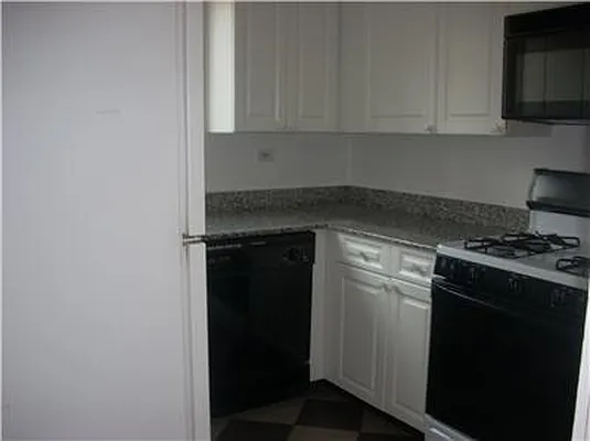 Rented by Apartment Luxe Realty Group, Inc | media 33