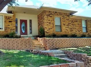 1402 Barclay Dr, Carrollton, TX 75007