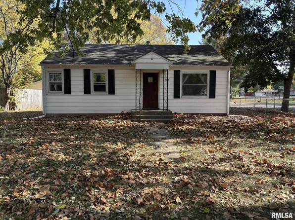 108 S Arthur Ave, Manito, IL 61546