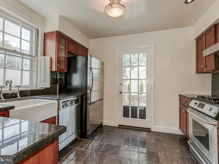 1401 35th St NW — Photo 15