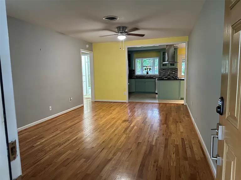3815 Gardendale Dr — Photo 11