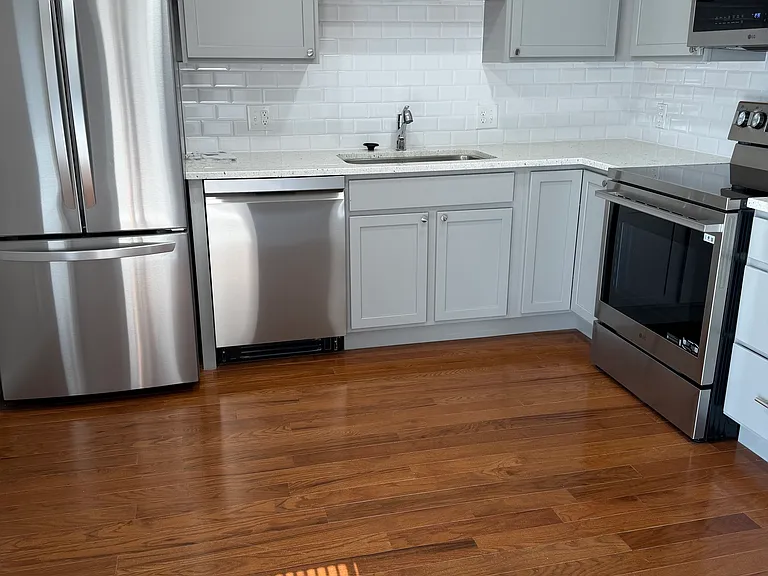 2900 E Broad St #C — Photo 8