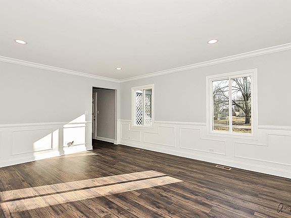 5th image of 36426 N James Ct