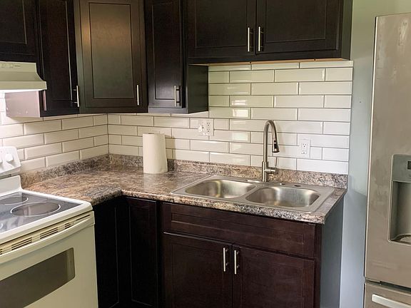 3rd image of 6705 Sandy Hill Dr
