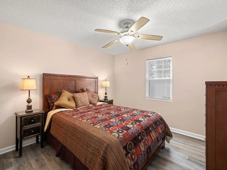 Tryon Village Apartments — Photo 8