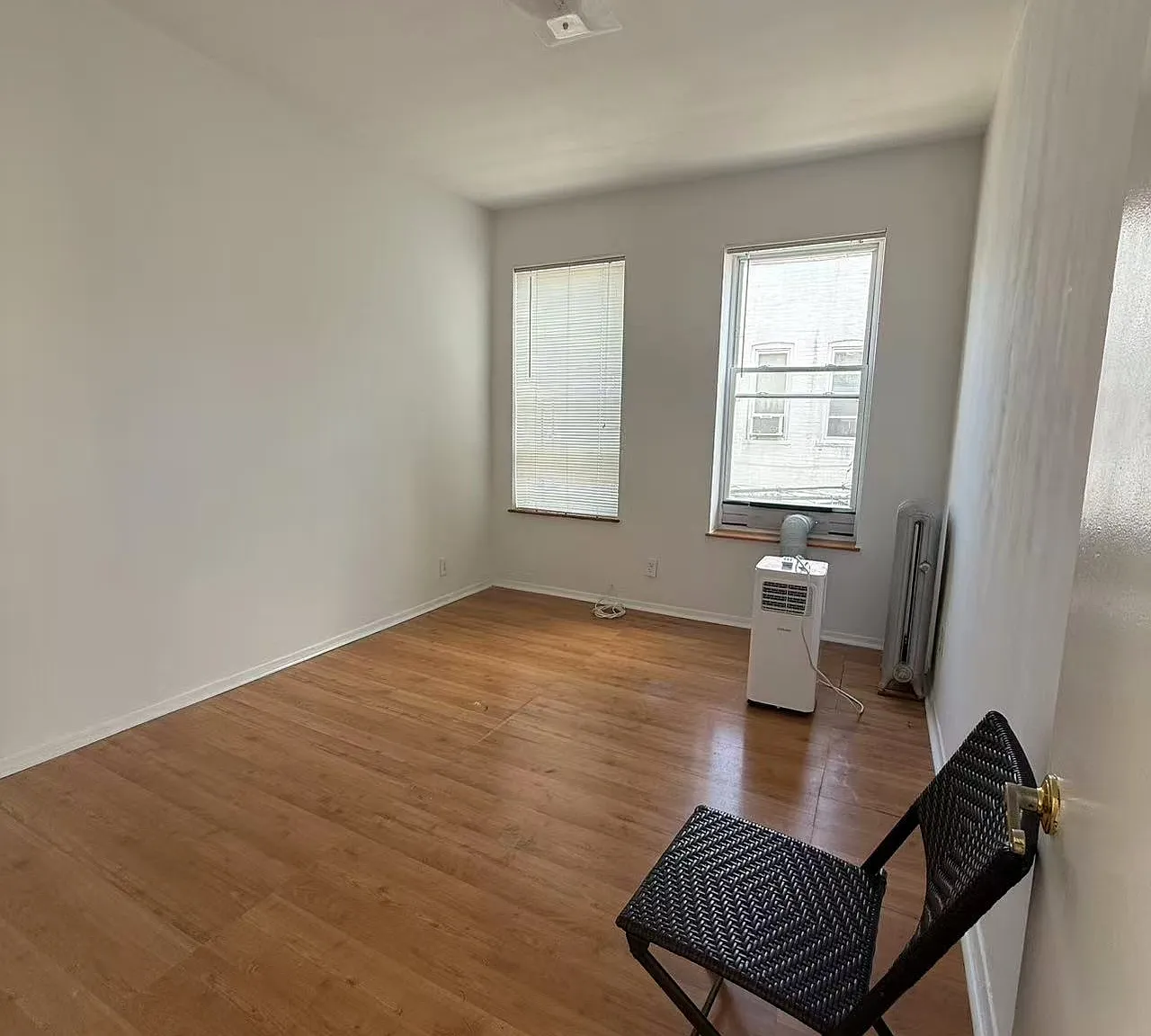 2 bed, 700 sqft, $2,500 — Photo 3