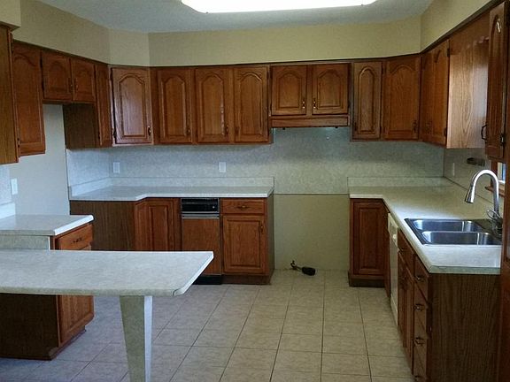 4th image of 505 Meadow Ln