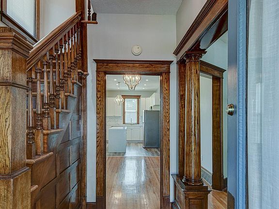 4th image of 819 S 50th St