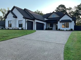255 Arlington Park Dr, Hot Springs, AR 71901