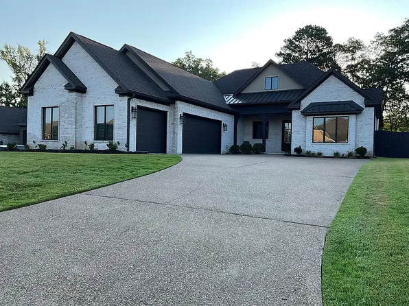 255 Arlington Park Dr, Hot Springs, AR 71901