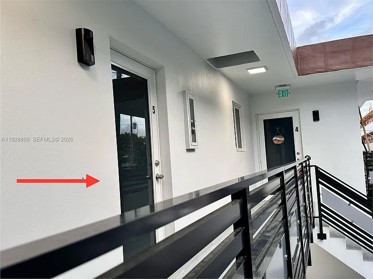 1629 SW 3rd St #5 — Photo 6